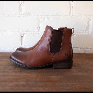 Born Leather Chelsea Boots